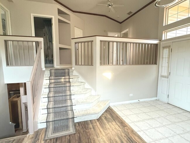 Building Photo - 374 W Boxwood Ct