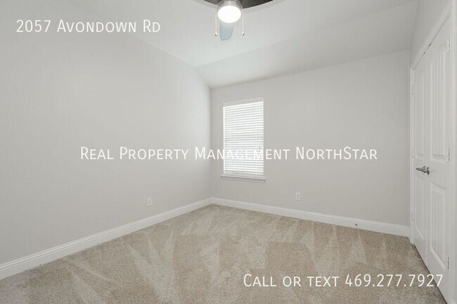Foto del edificio - 2057 Avondown Rd