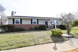 Building Photo - 300 Bowers Ave