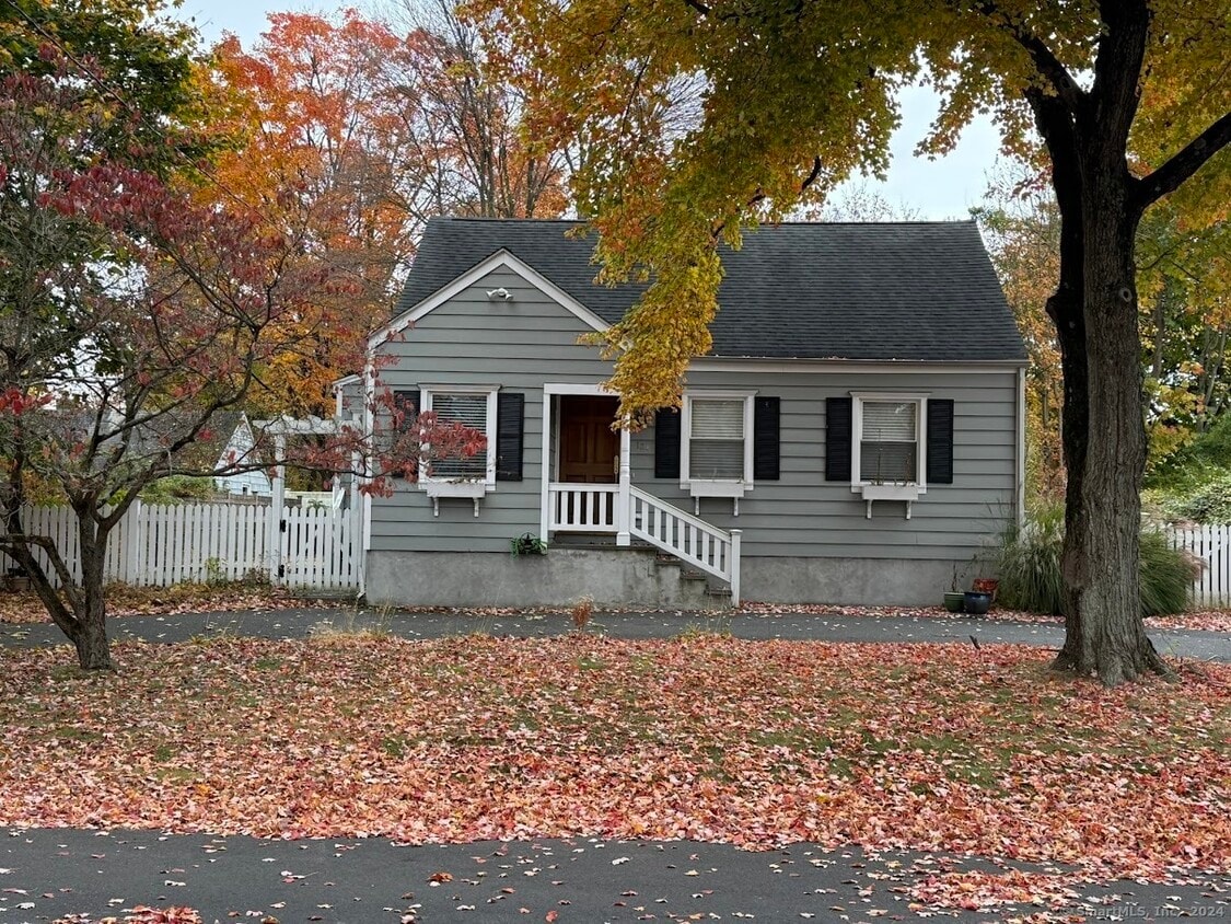 Primary Photo - 124 Westford Dr