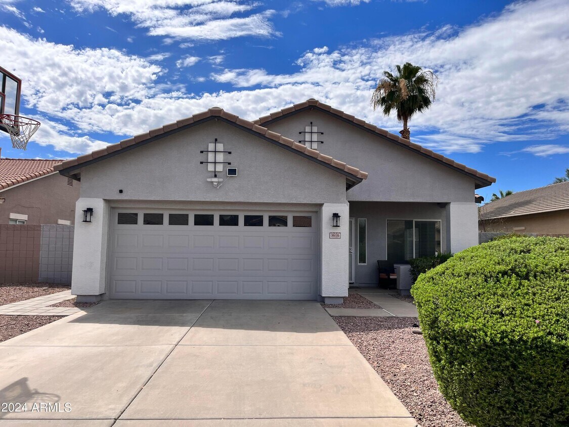 Primary Photo - 3616 S Loback Ln