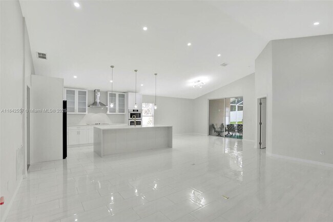 Building Photo - 502 Oxford Dr