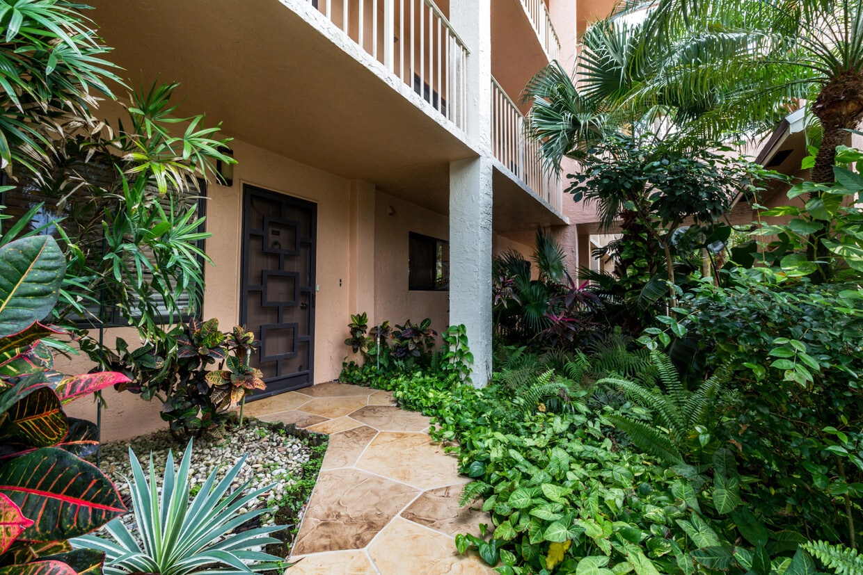 7270 Ashford Place 104 Delray Beach Fl 33446 - 7270  Ashford Place 104 Delray Beach Fl 33446