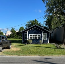 Building Photo - 1405 Pine St