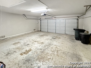 Building Photo - 26023 Indian Clf