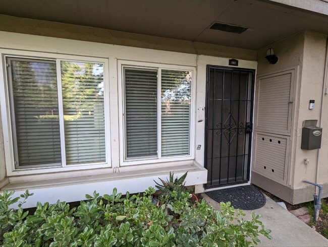 Building Photo - 197 Litchi Grove Ct