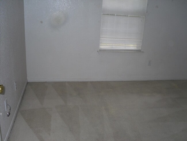 Building Photo - 4201 Windwood Dr
