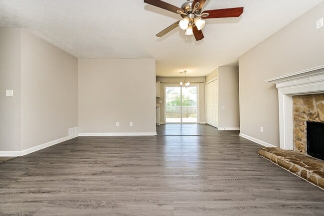 Building Photo - 1116 Whisper Wind Dr