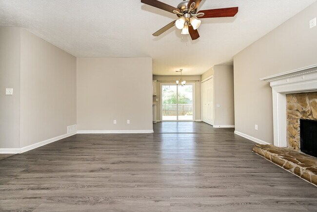 Foto del edificio - 1116 Whisper Wind Dr