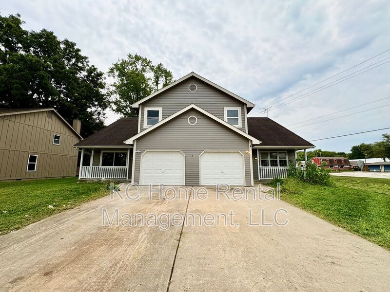 Foto principal - 307 E Main St