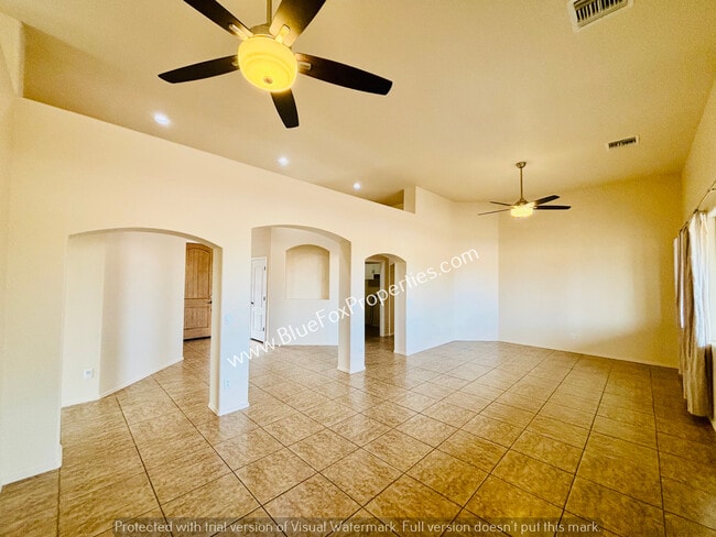 Building Photo - 7910 W Little Eagle Ct