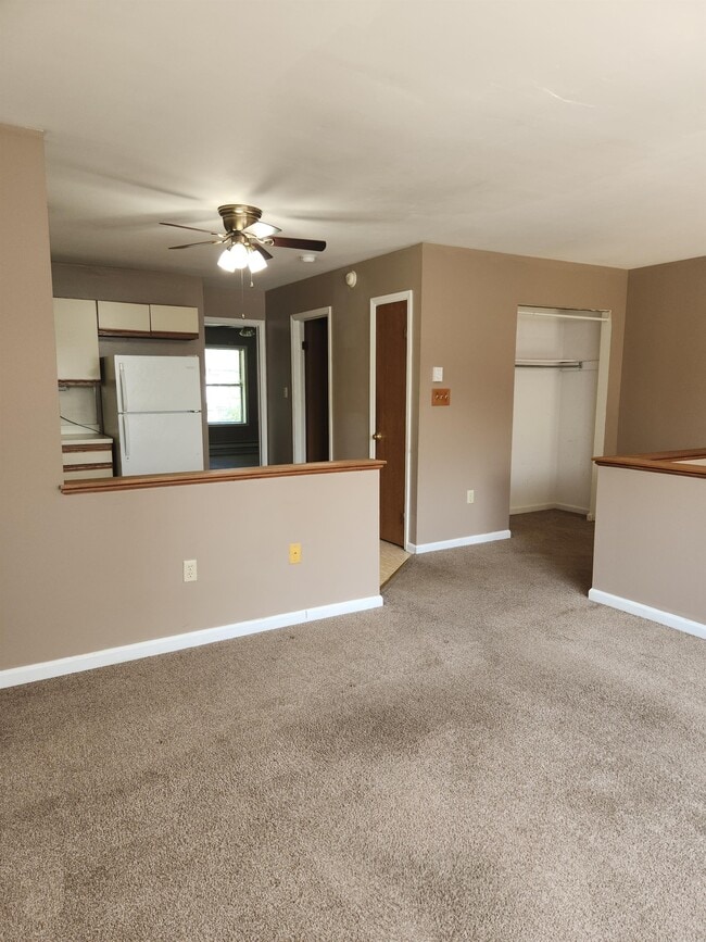 Building Photo - 116 Pickwick Pl