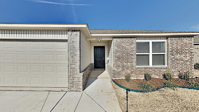 Building Photo - Very Nice 3 Bedroom 2 Bath Home in Yukon Schools