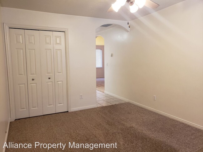 Building Photo - 830 S 550 E