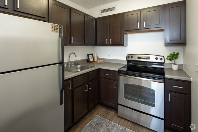 Photo - Presidential Towers Apartments