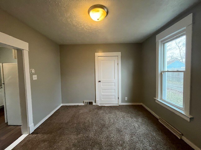 Foto del edificio - 1353 E Dayton St