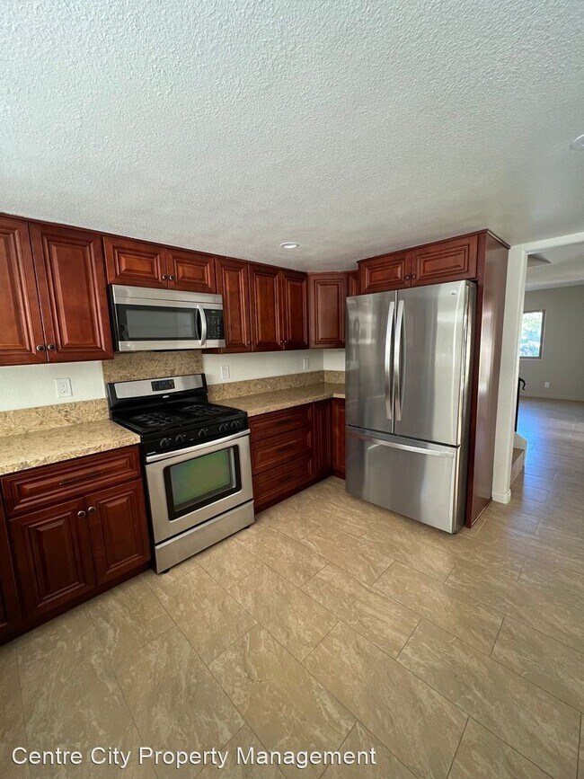 Building Photo - 5 br, 3 bath House - 6645 Bonnie View Dr.