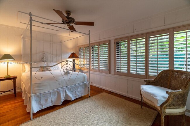 Building Photo - 3675 Park Ln