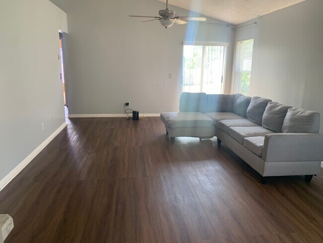 Foto del edificio - 8211 Natchez St