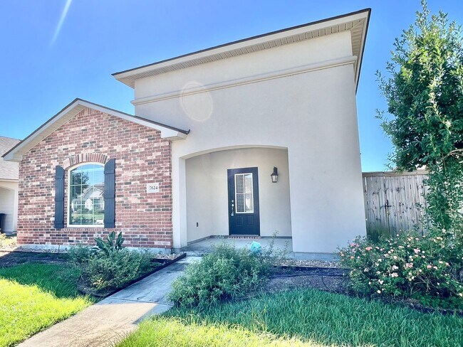 Foto del edificio - Spring semester lease ready!  Lovely 3-Bed...