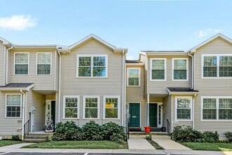 Building Photo - 808 Yorkview Dr