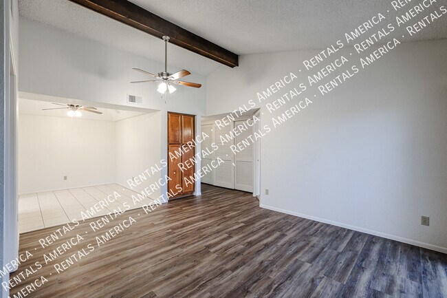 Foto del edificio - 839 S Westwood