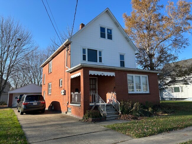 Exterior frontal - 35 Willow St