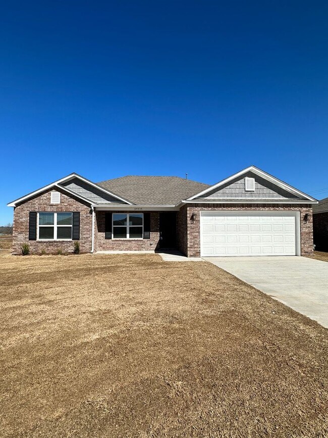 Foto del edificio - Three Bedroom | Two Bathroom Home in Broke...