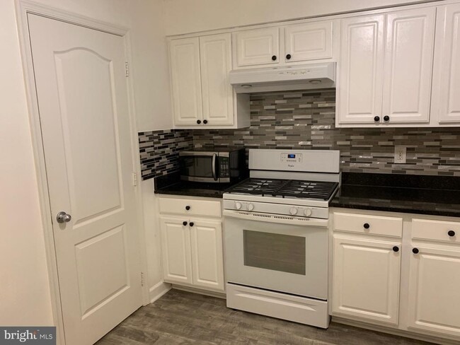 Foto del edificio - 3815 Chesterwood Dr
