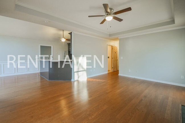 Building Photo - Great Home In White Knoll Area!