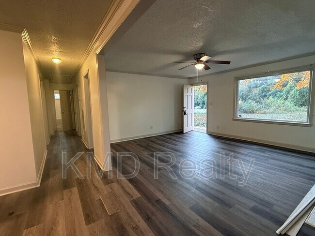 Foto del edificio - 9225 Moores Chapel Rd