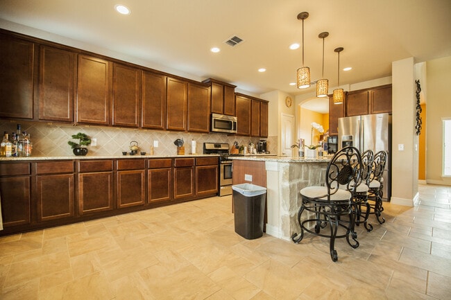 Building Photo - STUNNING 4 BEDROOM IN NEW BRAUNFELS FEATURING TONS OF UPGRADES!!!  EASY ACCESS TO RANDOLPH AFB, S...