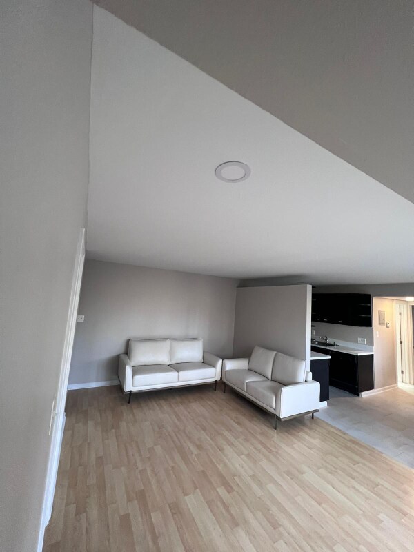 Foto del edificio - 7758 Donnybrook Ct