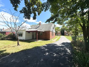 Building Photo - 23781 Hartland Rd