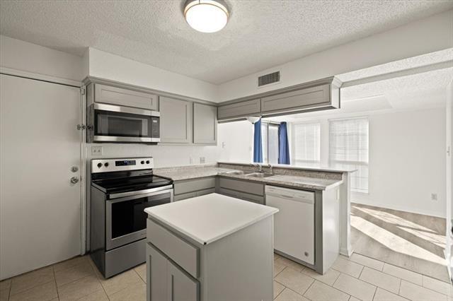 Foto del edificio - 5403 Whisper Glen Dr