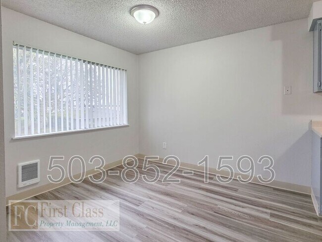 Foto del edificio - 1336 NE 186th Ave