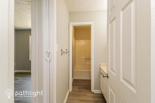 Building Photo - 4111 Lancaster Cir