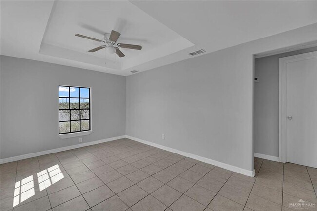 Foto del edificio - Charming 2-Bedroom Home with Central AC and Fenced Lot!
