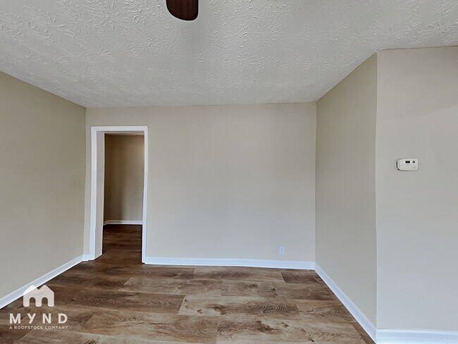 Foto del edificio - 1172 Bingham Rd
