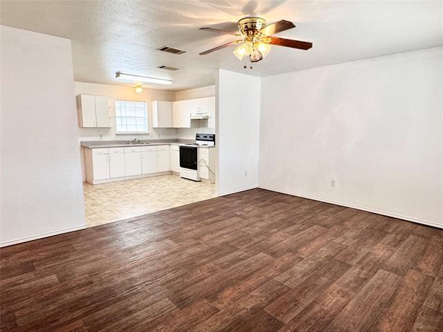 Foto del edificio - 13116 White Settlement Rd