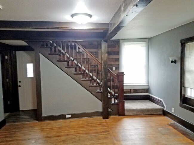 Foto del edificio - 312 6th St S