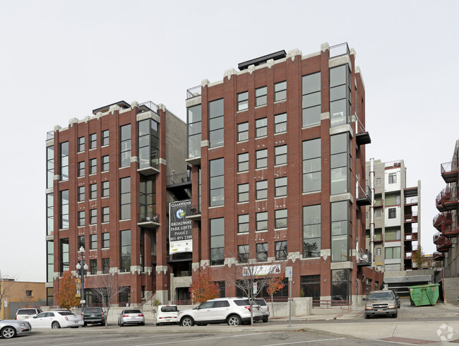 Primary Photo - Broadway Park Lofts