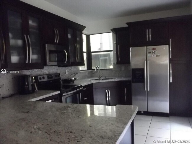 Building Photo - 15563 Miami Lakeway N