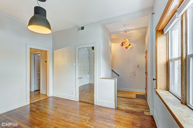 Foto del edificio - 2344 S Leavitt St