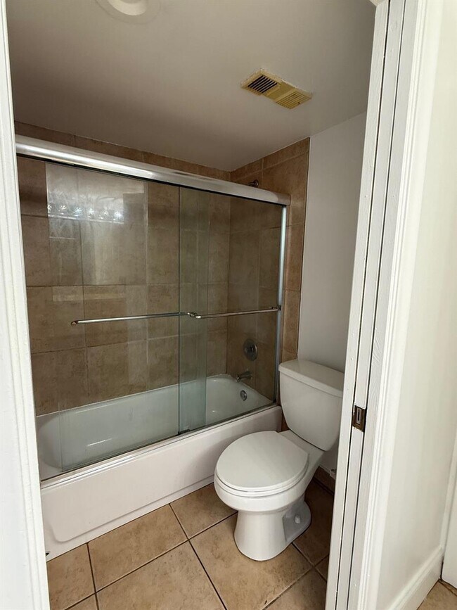 Foto del edificio - 1850 N Congress Ave