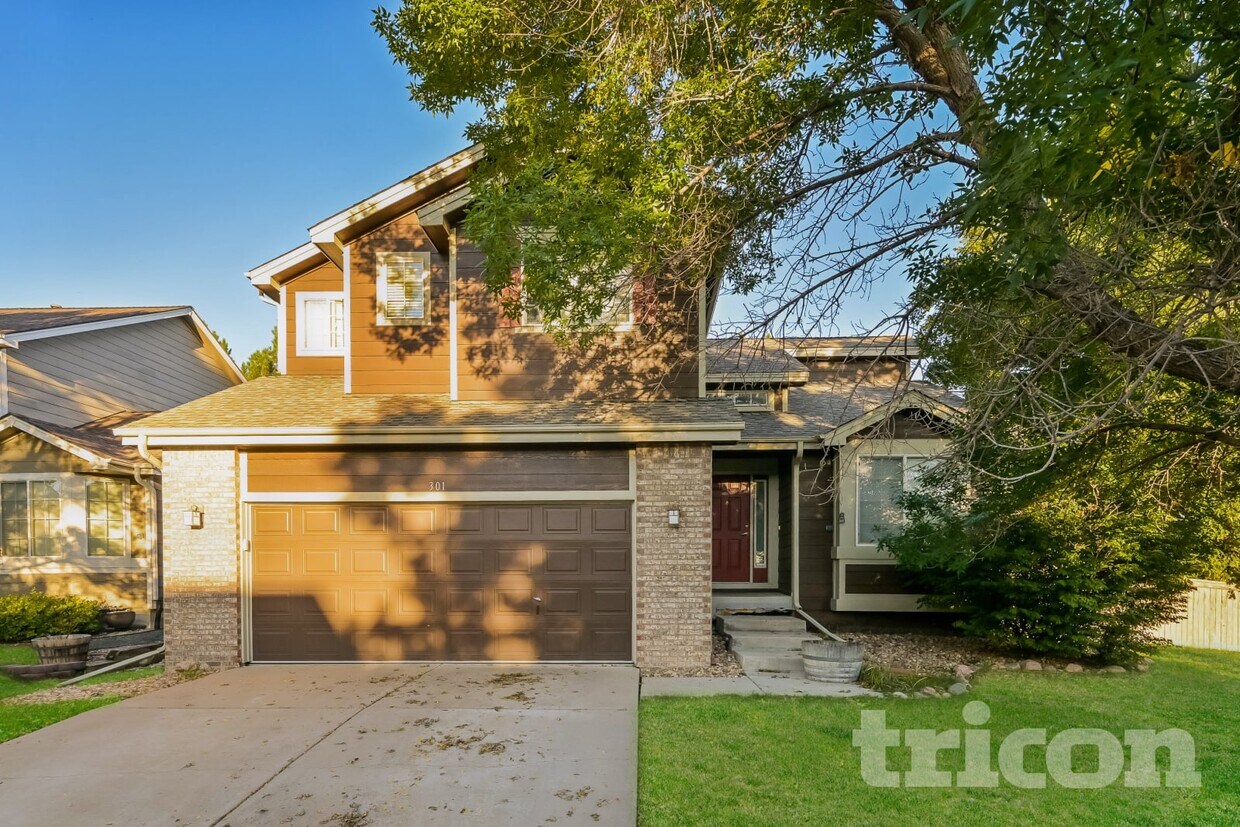 Primary Photo - 301 Kingbird Cir