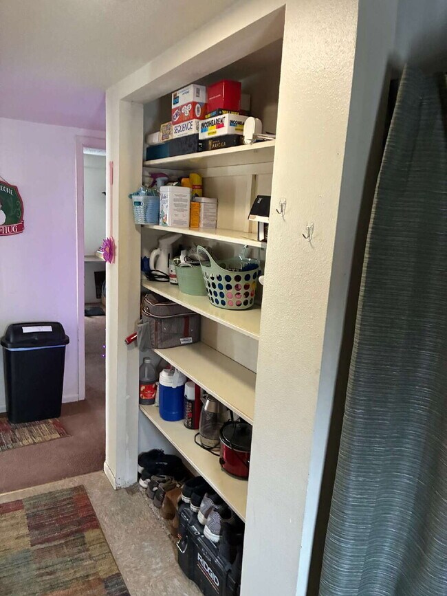 Foto del edificio - 3 bedroom 1 bathroom on Water street and near UWEC!