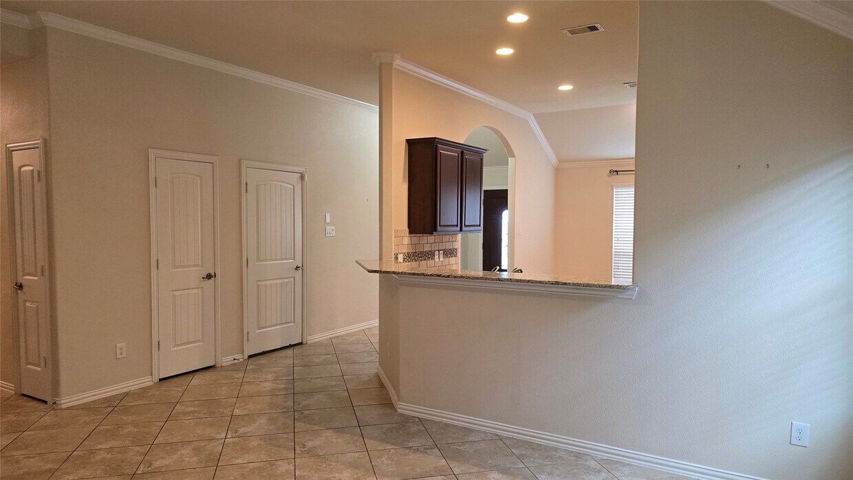 Building Photo - 24114 McKinzie Ridge Dr