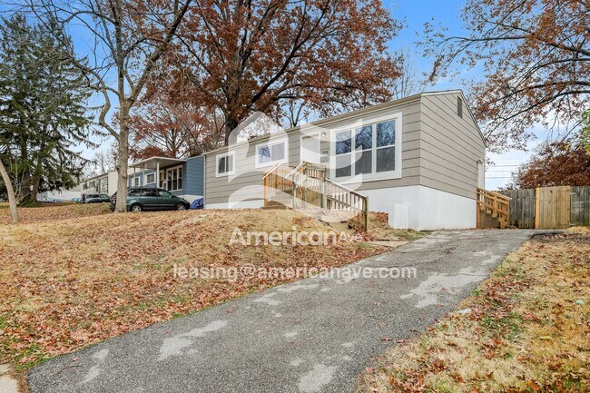 Foto del edificio - 3408 Elmhurst Dr
