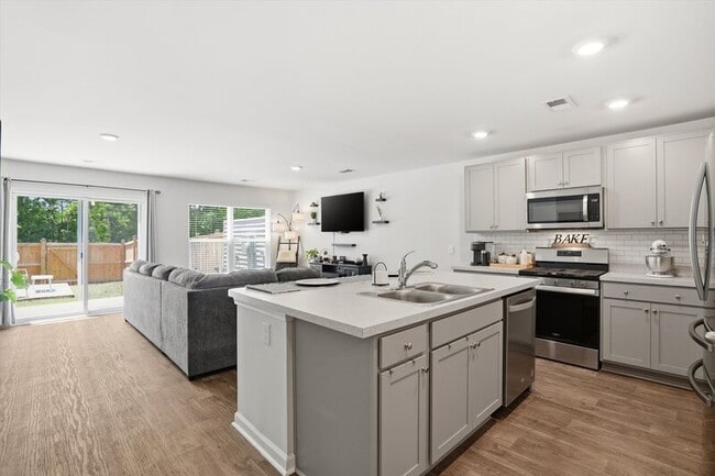 Foto del edificio - 221 Cozy Brook Ct